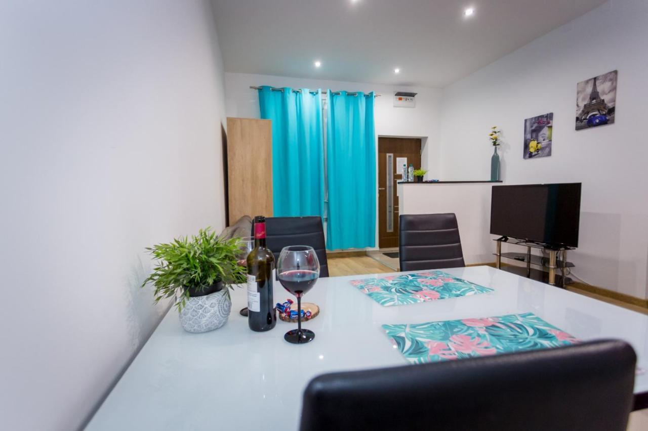Centrum Red Apartament Apartment Walbrzych Bagian luar foto